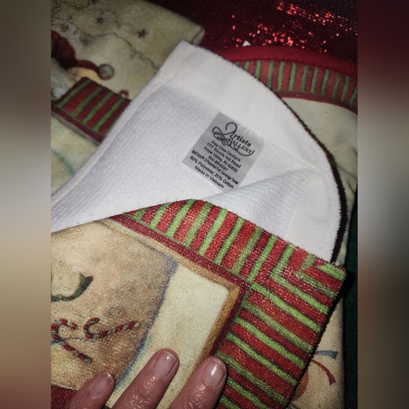 Holiday Kitchen Set. Santa with Tree Oven Mitt and Two Kitchen Hand Towels - Picture 2 of 3
